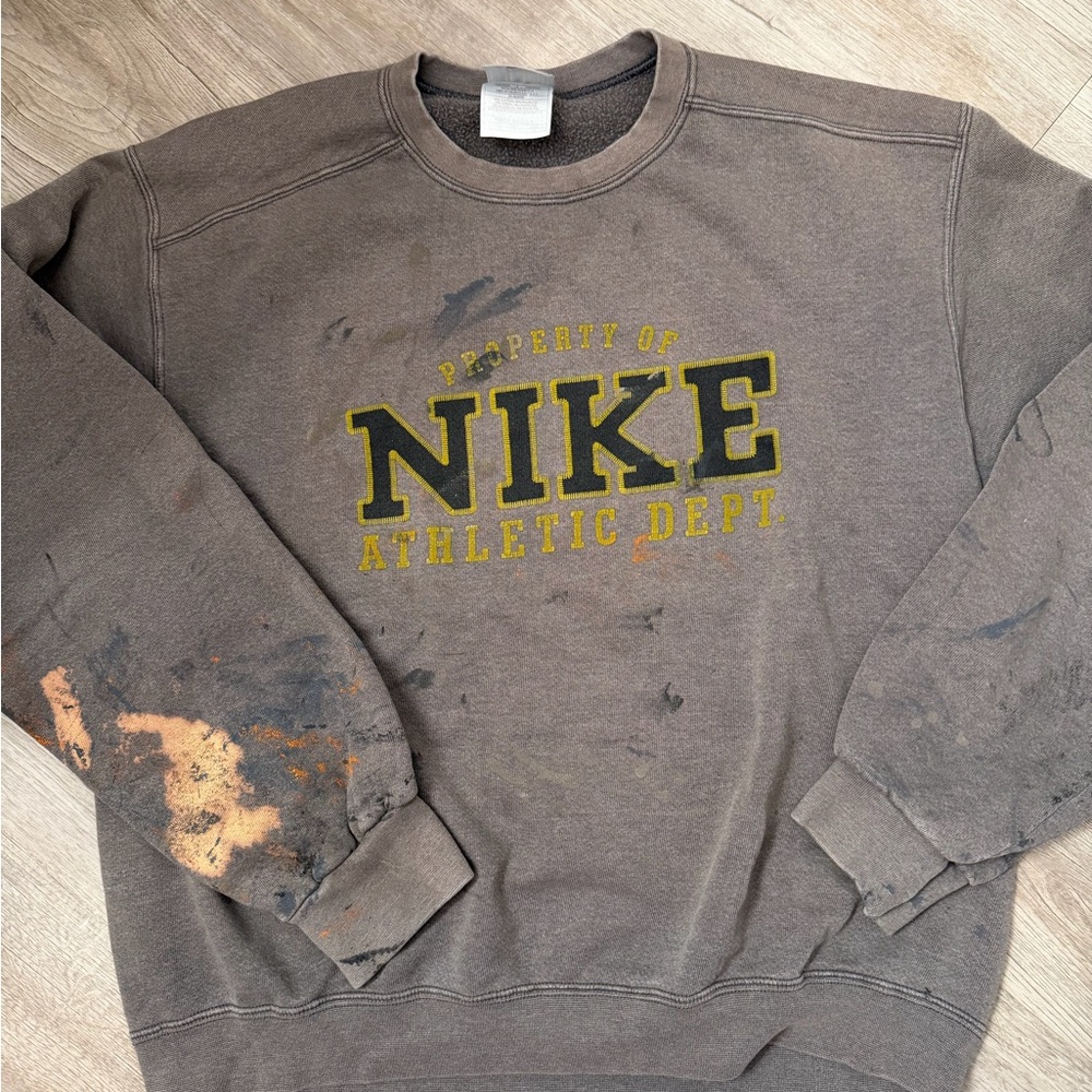 90s paint and bleached Nike pullover